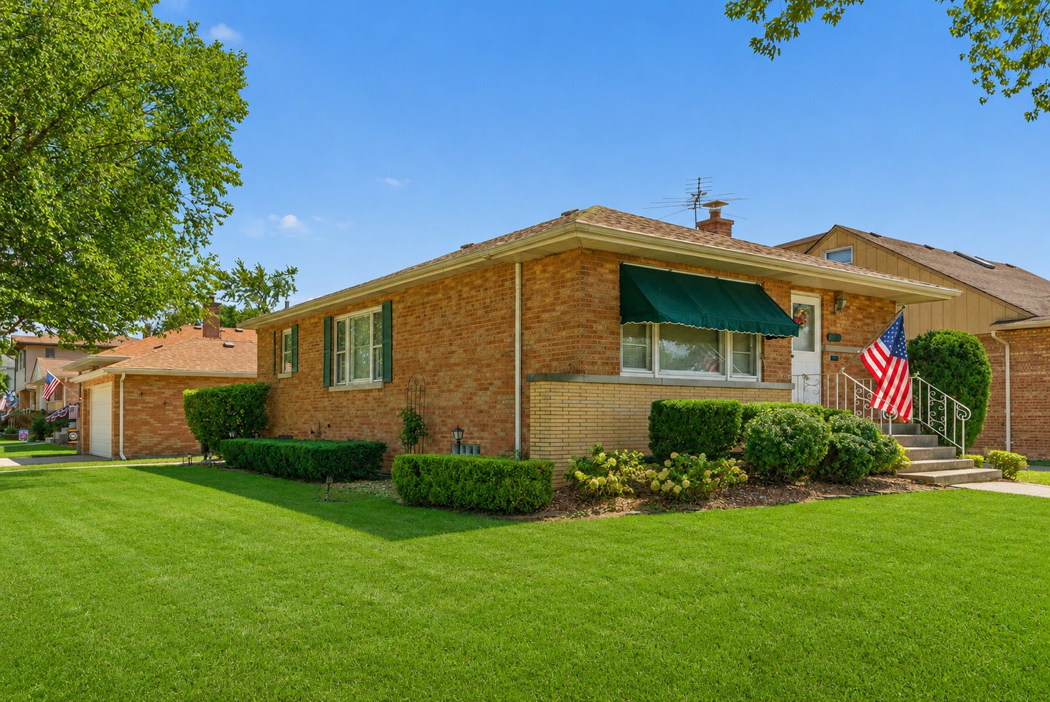 5325 Oak Center Drive