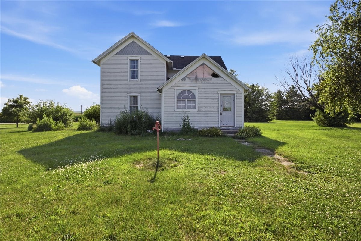20042 N 2500 East Road