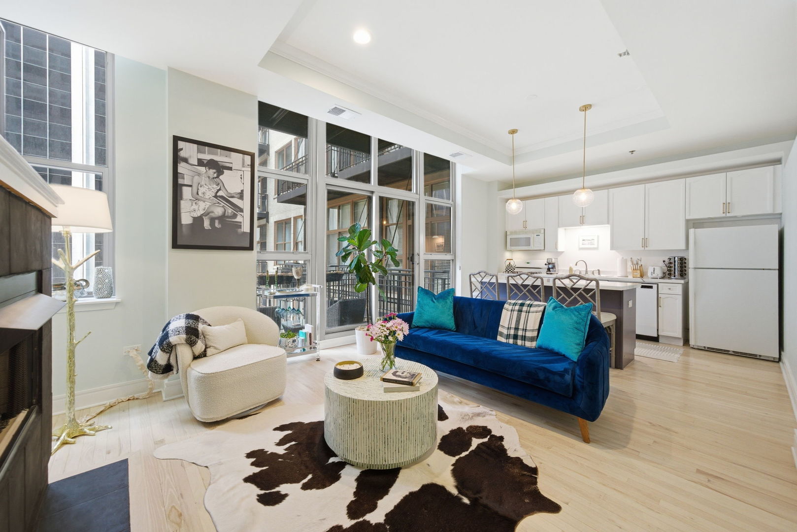 212 W Washington Street 906