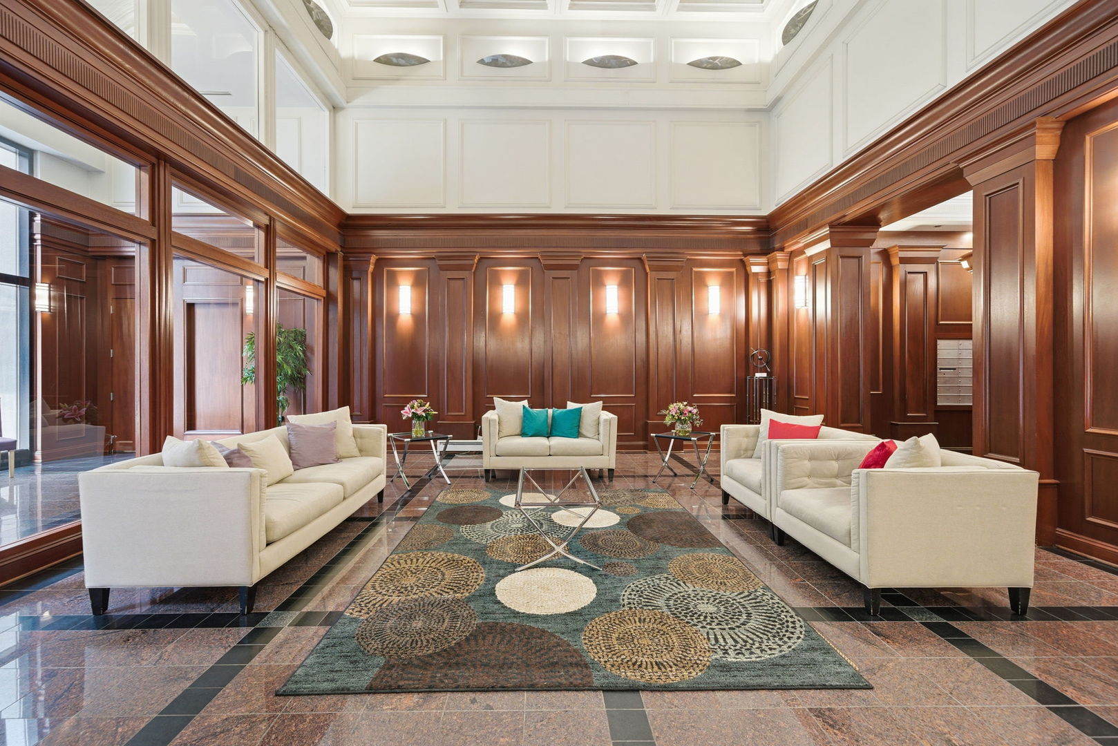 212 W Washington Street 906