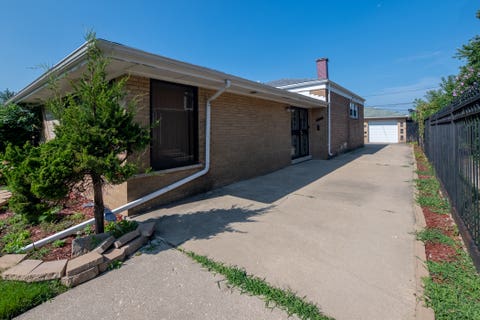 Tiny photo for 9334 S Cregier Avenue, Chicago, IL 60617 (MLS # 12725261)