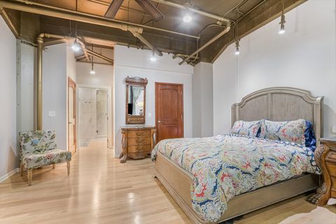 Tiny photo for 124 W Polk Street #100, Chicago, IL 60605 (MLS # 12348448)