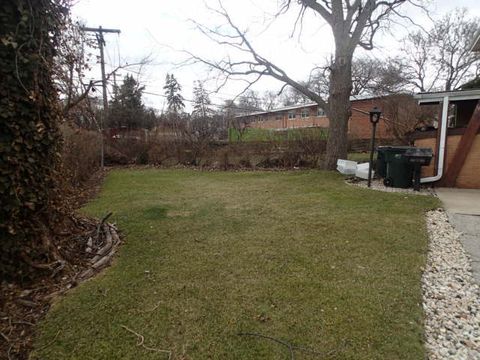 Tiny photo for 3619 W Pratt Avenue, Lincolnwood, IL 60712 (MLS # 12592012)