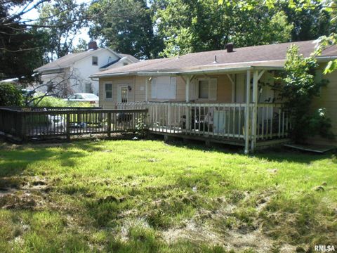 Tiny photo for 500 S WASHINGTON Street, Desoto, IL 62924 (MLS # EB459010)