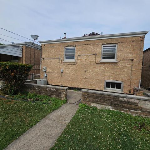 Tiny photo for 4804 S Lamon Avenue, Chicago, IL 60638 (MLS # 12523837)