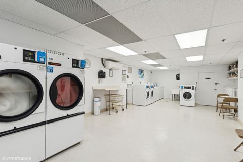 Tiny photo for 2608 N Lakeview Avenue #2D, Chicago, IL 60614 (MLS # 12629840)