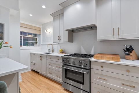 Tiny photo for 2608 N Lakeview Avenue #2D, Chicago, IL 60614 (MLS # 12629840)