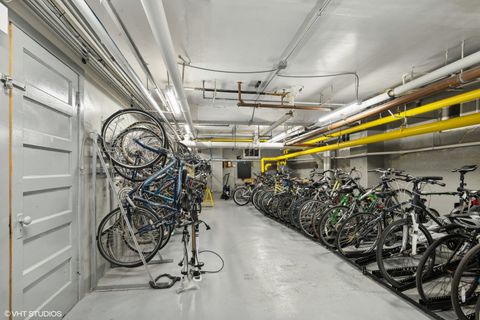 Tiny photo for 2608 N Lakeview Avenue #2D, Chicago, IL 60614 (MLS # 12629840)