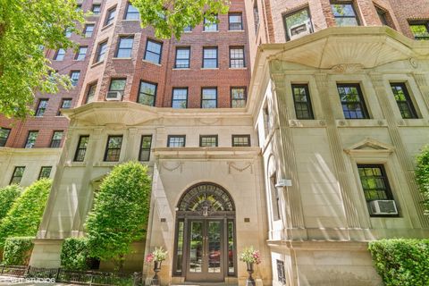 Tiny photo for 2608 N Lakeview Avenue #2D, Chicago, IL 60614 (MLS # 12629840)