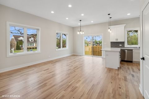 Tiny photo for 114 Oak Ridge Avenue, Hillside, IL 60162 (MLS # 12358844)