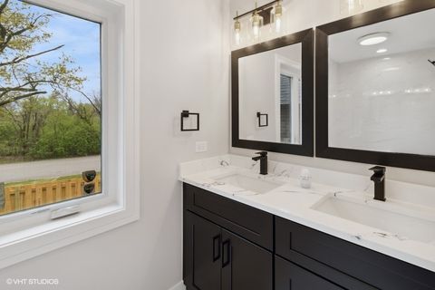 Tiny photo for 114 Oak Ridge Avenue, Hillside, IL 60162 (MLS # 12358844)