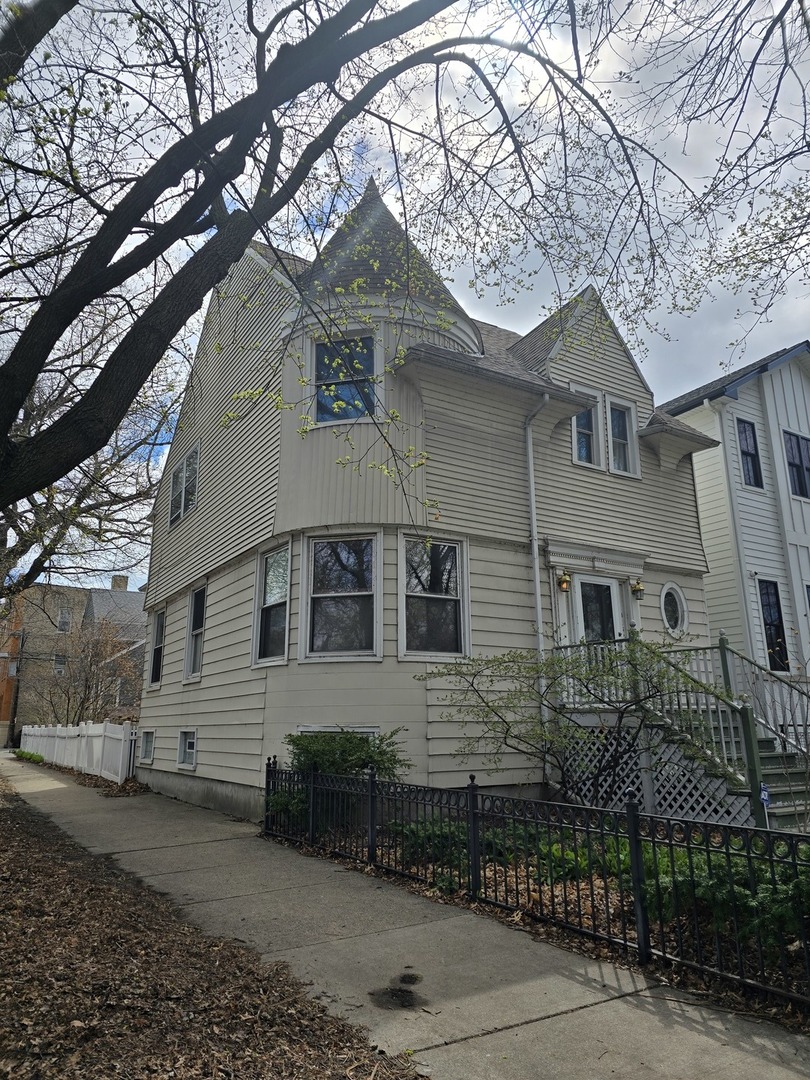 4157 N Paulina Street