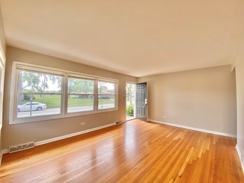 Tiny photo for 55 E Craig Drive, Chicago Heights, IL 60411 (MLS # 12493501)