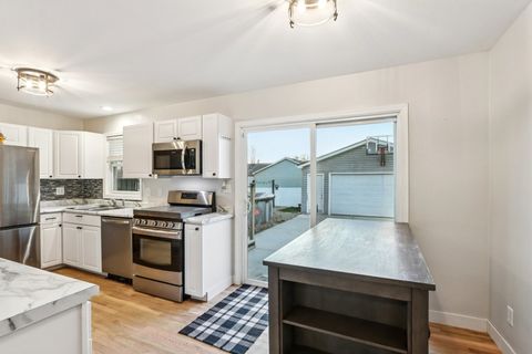 Tiny photo for 220 Larchwood Lane, North Aurora, IL 60542 (MLS # 12521177)