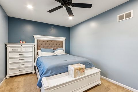 Tiny photo for 220 Larchwood Lane, North Aurora, IL 60542 (MLS # 12521177)