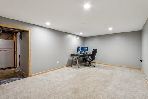 Tiny photo for 220 Larchwood Lane, North Aurora, IL 60542 (MLS # 12521177)