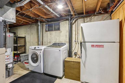 Tiny photo for 220 Larchwood Lane, North Aurora, IL 60542 (MLS # 12521177)