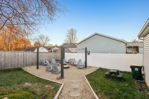 Tiny photo for 220 Larchwood Lane, North Aurora, IL 60542 (MLS # 12521177)