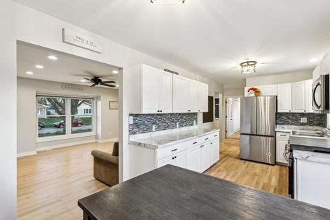 Tiny photo for 220 Larchwood Lane, North Aurora, IL 60542 (MLS # 12521177)