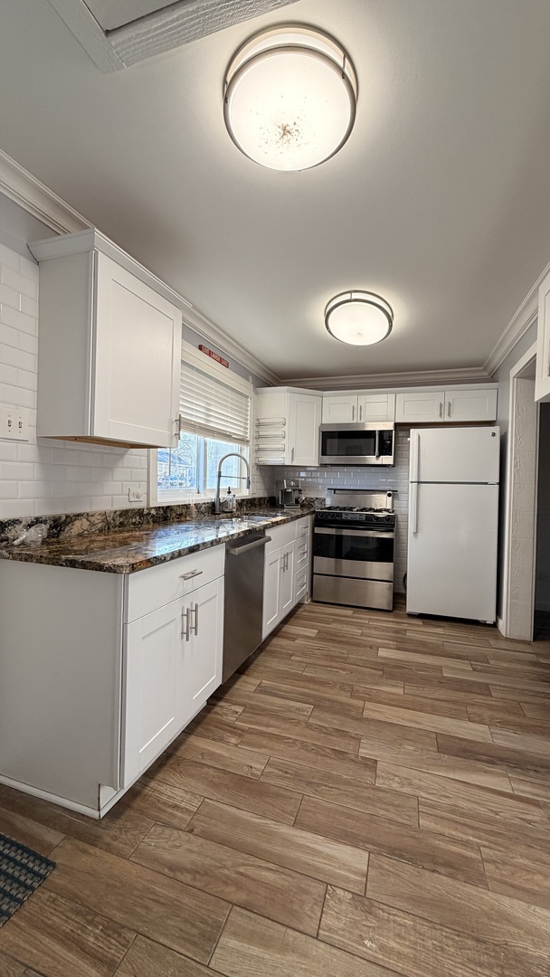 28048 N Hickory Lane