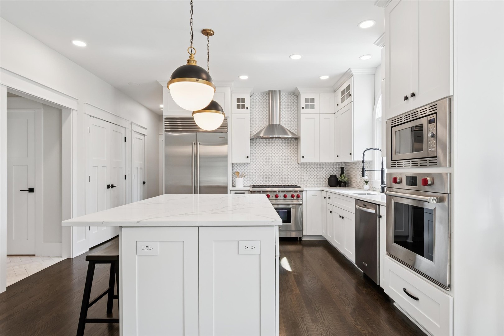 Naperville, Illinois 60564, United States, 4 Bedrooms Bedrooms, ,4 BathroomsBathrooms,Residential,Active,210224