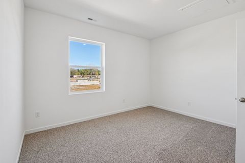 Tiny photo for 2592 skye Drive, Pingree Grove, IL 60140 (MLS # 12527642)