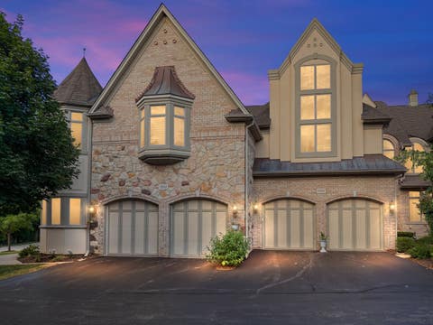 Photo of 1555 S Paul Le Comte Court #58, Palatine, IL 60067 (MLS # 12711336)