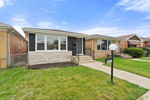 Photo of 9625 S Lowe Avenue, Chicago, IL 60628 (MLS # 12771197)