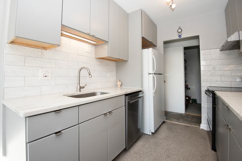 Tiny photo for 7061 N Kedzie Avenue #706, Chicago, IL 60645 (MLS # 12455903)