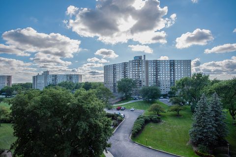 Tiny photo for 7061 N Kedzie Avenue #706, Chicago, IL 60645 (MLS # 12455903)