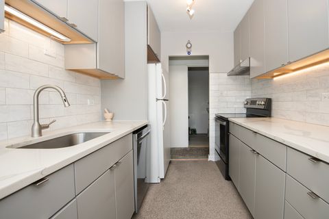 Tiny photo for 7061 N Kedzie Avenue #706, Chicago, IL 60645 (MLS # 12455903)