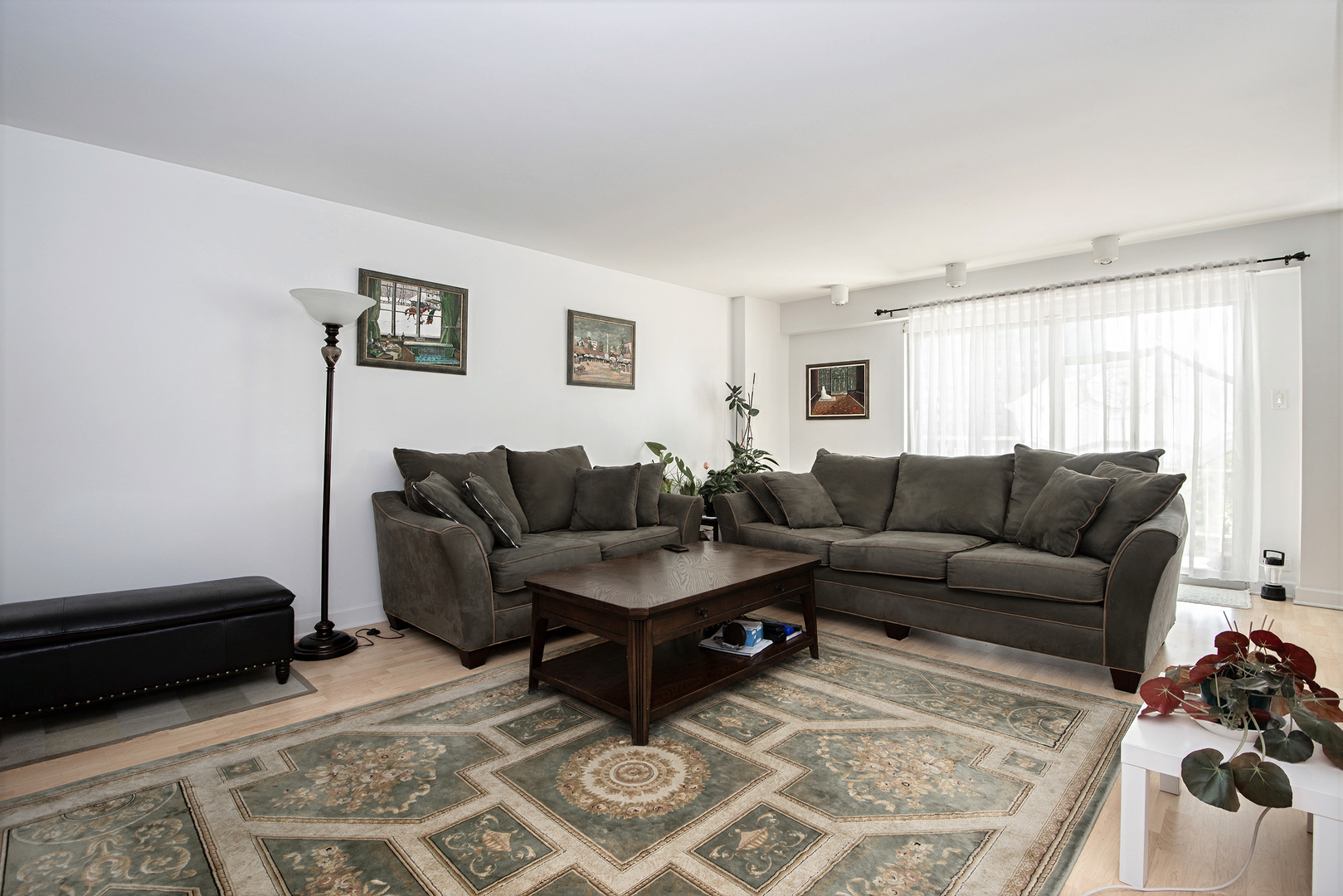 7061 N Kedzie Avenue 706