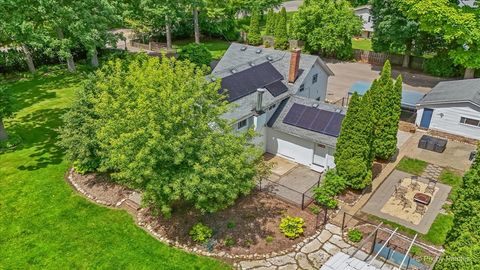Tiny photo for 5016 N Oak Street, Crystal Lake, IL 60012 (MLS # 12640320)