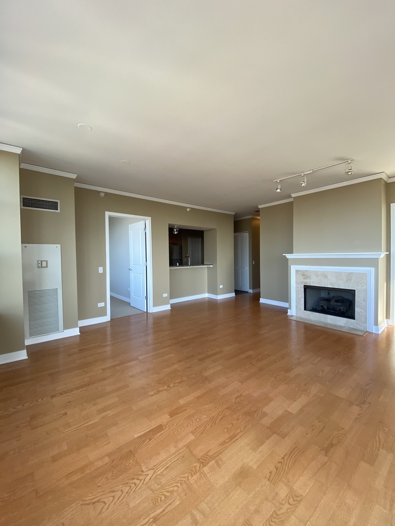 200 N Jefferson Street 2001