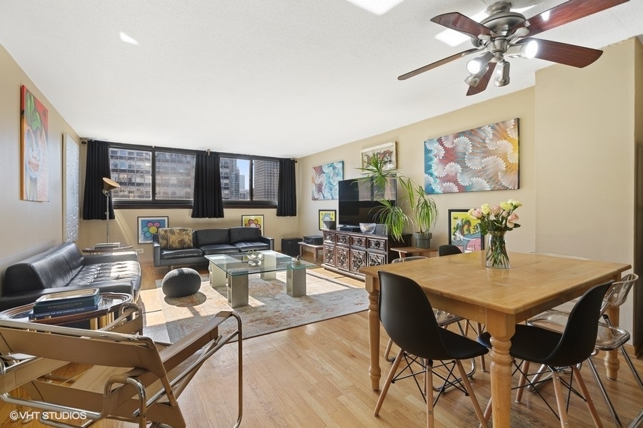 30 E DIVISION Street 15A