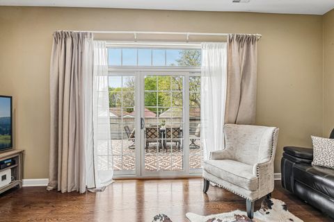 Tiny photo for 5420 N Kedzie Avenue #2A, Chicago, IL 60625 (MLS # 12638462)