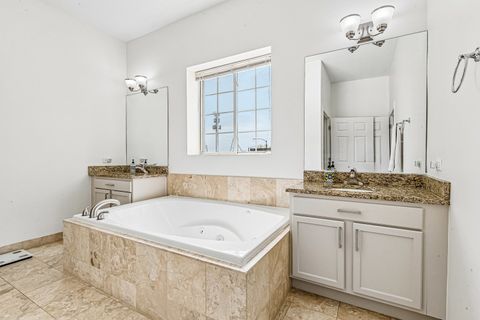 Tiny photo for 5420 N Kedzie Avenue #2A, Chicago, IL 60625 (MLS # 12638462)