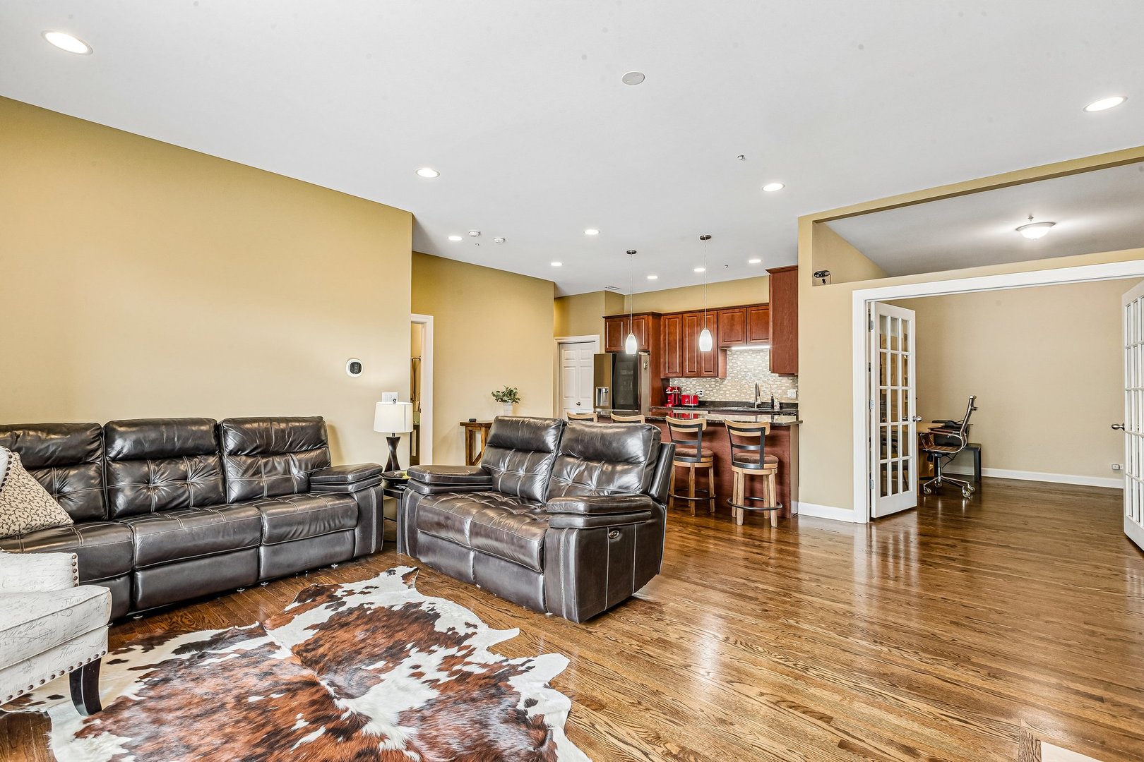 5420 N Kedzie Avenue 2A