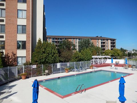 Tiny photo for 123 Willow Brook Court #3, Schaumburg, IL 60195 (MLS # 12527978)