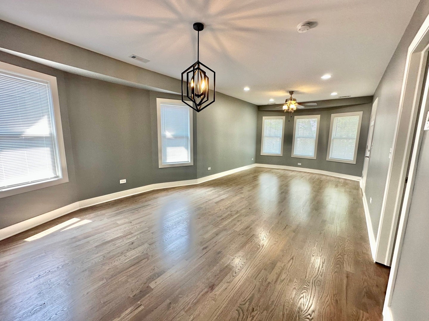 2233 N Lawler Avenue 1
