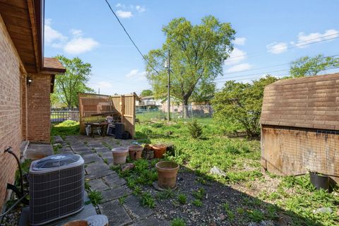 Tiny photo for 16440 Craig Drive, Oak Forest, IL 60452 (MLS # 12626175)