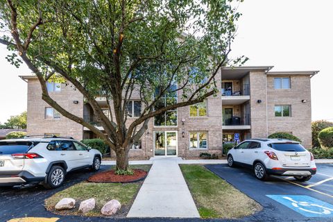 Tiny photo for 10288 Southwest Highway #3D, Chicago Ridge, IL 60415 (MLS # 12489673)