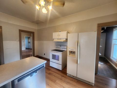 Tiny photo for 601 W Saint Louis Avenue, Pinckneyville, IL 62274 (MLS # 12587120)