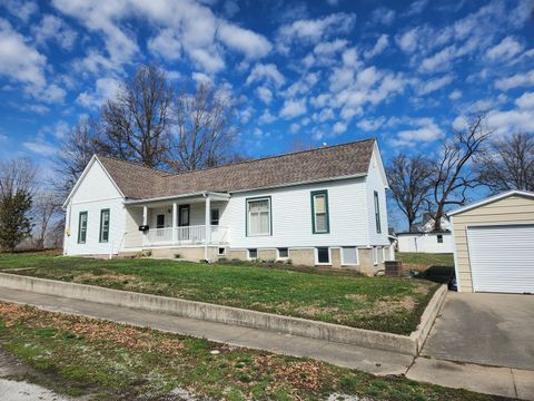 Photo of 601 W Saint Louis Avenue, Pinckneyville, IL 62274 (MLS # 12587120)