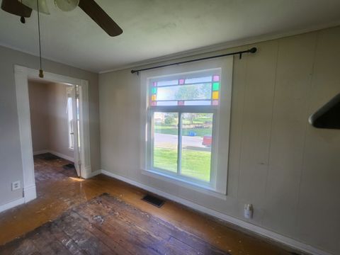 Tiny photo for 601 W Saint Louis Avenue, Pinckneyville, IL 62274 (MLS # 12587120)