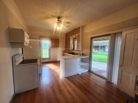 Tiny photo for 601 W Saint Louis Avenue, Pinckneyville, IL 62274 (MLS # 12587120)