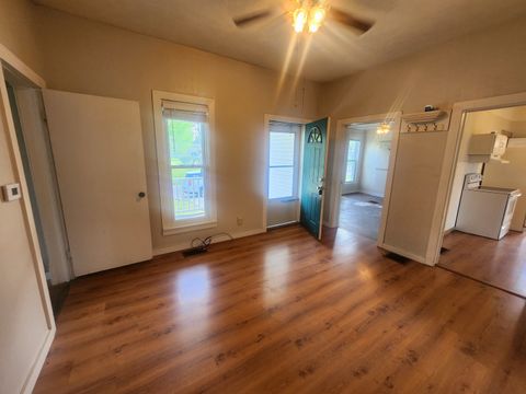 Tiny photo for 601 W Saint Louis Avenue, Pinckneyville, IL 62274 (MLS # 12587120)