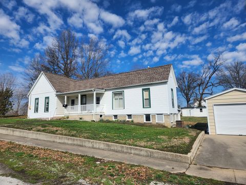 Tiny photo for 601 W Saint Louis Avenue, Pinckneyville, IL 62274 (MLS # 12587120)