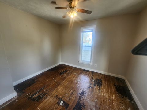 Tiny photo for 601 W Saint Louis Avenue, Pinckneyville, IL 62274 (MLS # 12587120)