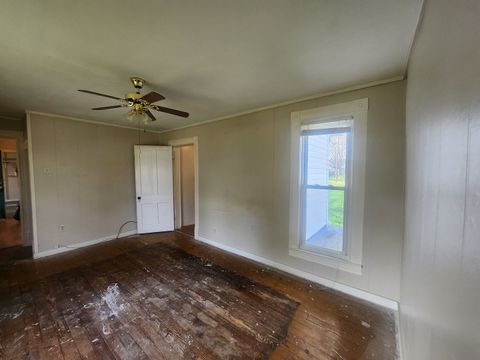 Tiny photo for 601 W Saint Louis Avenue, Pinckneyville, IL 62274 (MLS # 12587120)